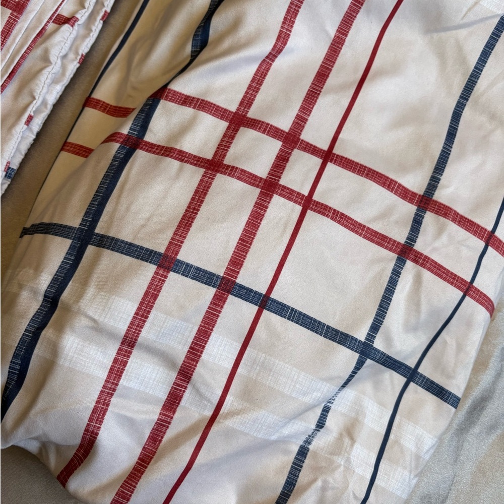 London Fog fitted sheet & two pillowcases - Picture 3 of 6